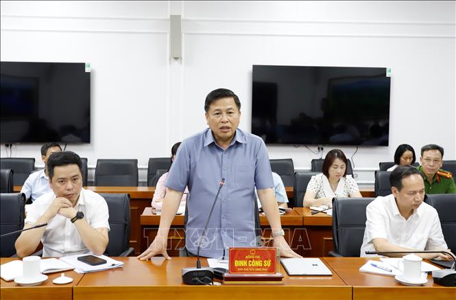 Lãnh đạo tỉnh Phú Thọ báo cáo công tác phòng chống dịch tả lợn châu Phi với đoàn kiểm tra. Ảnh: Nguyễn Văn Cảnh-TTXVN