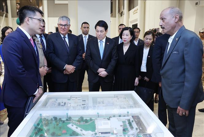 Chủ tịch nước Lương Cường và Phu nhân tham quan Bảo tàng Gamal Abdel Nasser. Ảnh: Lâm Khánh - TTXVN