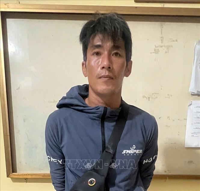 Đối tượng Dương Chí Tình nghi can giết người ở Tuy Phước Tây đã bị bắt. Ảnh: TTXVN phát
