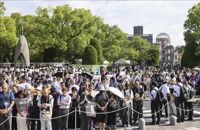 Lễ tưởng niệm 80 năm ngày Mỹ ném bom nguyên tử xuống thành phố Hiroshima, tại Công viên Tưởng niệm Hòa bình ở Hiroshima, Nhật Bản ngày 6/8/2025. Ảnh: Kyodo/TTXVN