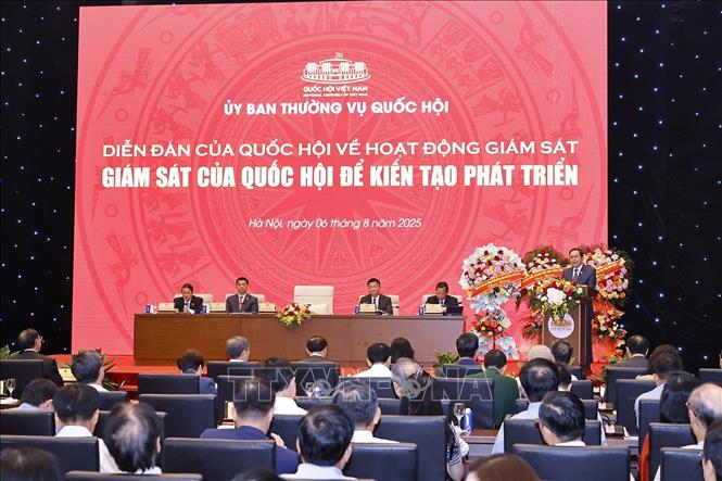 Chủ tịch Quốc hội Trần Thanh Mẫn phát biểu khai mạc và chỉ đạo Diễn đàn. Ảnh: Doãn Tấn - TTXVN