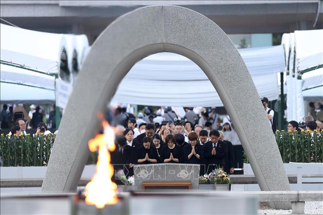 Lễ tưởng niệm 80 năm ngày Mỹ ném bom nguyên tử xuống thành phố Hiroshima, tại Công viên Tưởng niệm Hòa bình ở Hiroshima, Nhật Bản ngày 6/8/2025. Ảnh: Kyodo/TTXVN