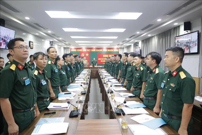 Bộ Chỉ huy quân sự thành phố Đà Nẵng phổ biến mệnh lệnh luyện tập sẵn sàng chiến đấu. Ảnh: TTXVN phát