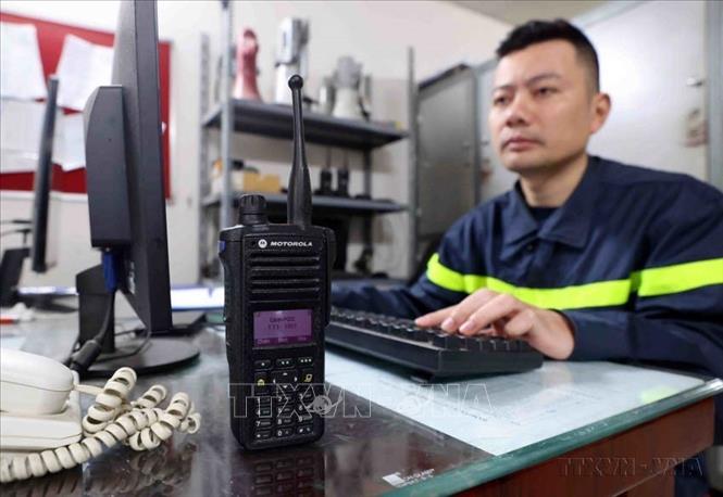 Dịp tết Nguyên đán Ất Tỵ, cán bộ, chiến sĩ PCCC và CNCH, Công an thành phố Hà Nội luôn ứng trực 100% quân số đảm bảo xử lý kịp thời những tình huống bất ngờ xảy ra. Ảnh: Phạm Kiên - TTXVN