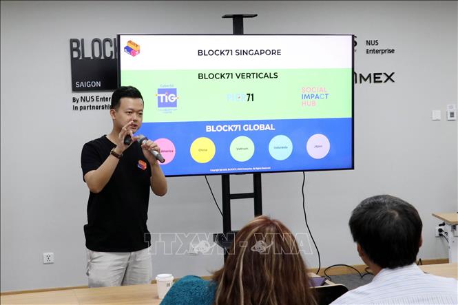 Ông Edward Lim, chuyên gia của Block71 Việt Nam, chia sẻ tại Hội thảo. Ảnh: Tiến Lực - TTXVN