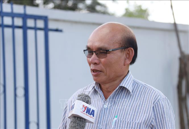 Ông Sombat Itthavong, Phó Chủ tịch huyện Sepon, tỉnh Savannakhet, chia sẻ về vai trò và đóng góp của công ty Việt Nam với địa phương. Ảnh: Xuân Tú - PV TTXVN tại Lào
