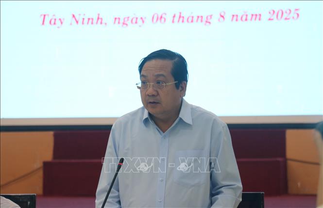 Phó Chủ tịch UBND tỉnh Tây Ninh Nguyễn Minh Lâm phát biểu tại buổi làm việc. Ảnh: Bùi Giang - TTXVN