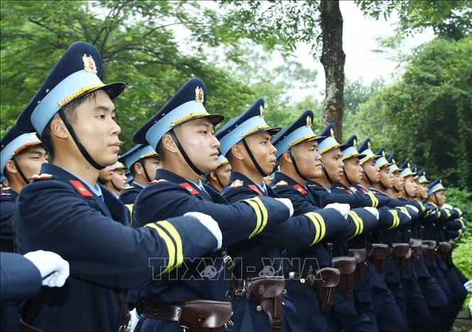 Khối sĩ quan Cảnh sát không quân luyện tập trong sáng 6/8.  Ảnh: Trọng Đức - TTXVN