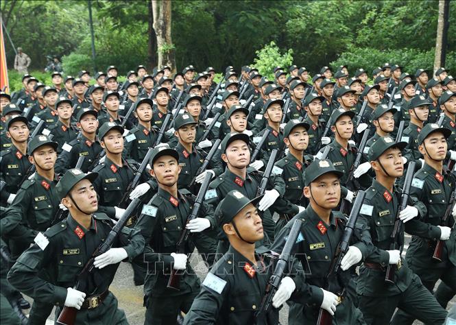Khối Cảnh sát cơ động luyện tập trong sáng 6/8.  Ảnh: Trọng Đức - TTXVN