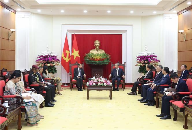 Tổng Bí thư Tô Lâm tiếp Đại sứ Ấn Độ tại Việt Nam Sandeep Arya. Ảnh: Thống Nhất – TTXVN
