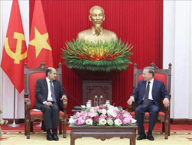Tổng Bí thư Tô Lâm tiếp Đại sứ Ấn Độ tại Việt Nam Sandeep Arya. Ảnh: Thống Nhất – TTXVN