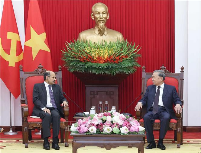 Tổng Bí thư Tô Lâm tiếp Đại sứ Ấn Độ tại Việt Nam Sandeep Arya. Ảnh: Thống Nhất – TTXVN