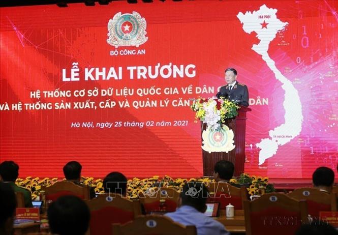 Đại tướng, Bộ trưởng Bộ Công an Tô Lâm phát biểu tại Lễ khai trương hệ thống cơ sở dữ liệu quốc gia về dân cư và hệ thống sản xuất cấp và quản lý căn cước công dân (Hà Nội, 25/2/2021). Ảnh: Doãn Tấn – TTXVN