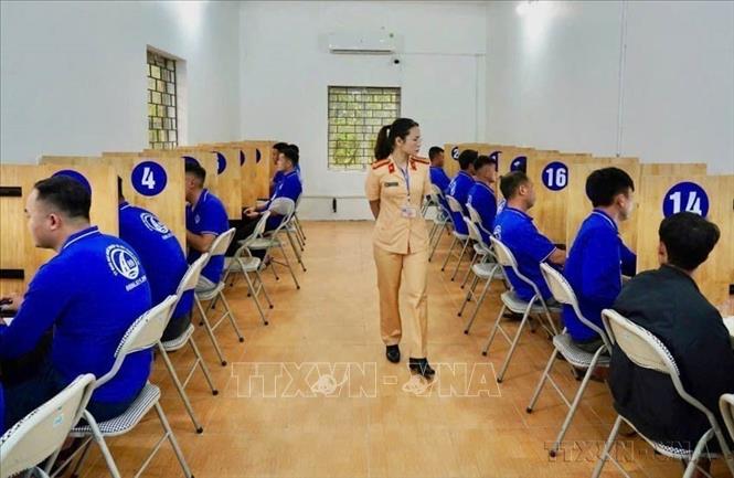 Công an Hà Giang tổ chức kỳ sát hạch lái xe đầu tiên, đảm bảo nghiêm túc, khách quan và đúng quy định. Ảnh: TTXVN phát