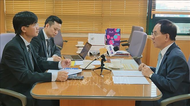 Giáo sư Lee Jai Hee, Hiệu trưởng Viện Cao học Ngôn ngữ Quốc tế (IGSE) Seoul trả lời phỏng vấn của phóng viên TTXVN tại Hàn Quốc về chuyến thăm. Ảnh: Trường Giang - P/v TTXVN tại Hàn Quốc