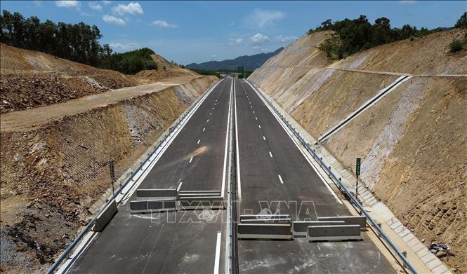 Điểm cuối trên tuyến thuộc địa phận xã Bố Trạch (xã Cự Nẫm cũ), tỉnh Quảng Trị, khớp nối cao tốc Bùng – Vạn Ninh. Ảnh: Quốc Khánh - TTXVN
