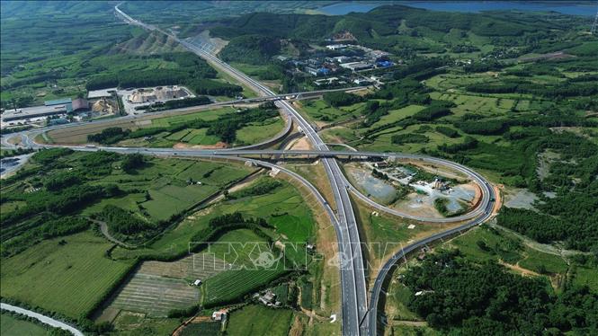 Điểm đầu giao với Quốc lộ 12C, nối tiếp với đường cao tốc Hàm Nghi – Vũng Áng tại xã Kỳ Hoa (xã Kỳ Tân cũ), tỉnh Hà Tĩnh. Ảnh: Quốc Khánh - TTXVN