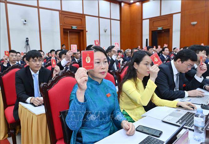 Đại hội biểu quyết thông qua danh sách bầu Ban Chấp hành Đảng bộ nhiệm kỳ 2025 - 2030. Ảnh: Phương Hoa – TTXVN 