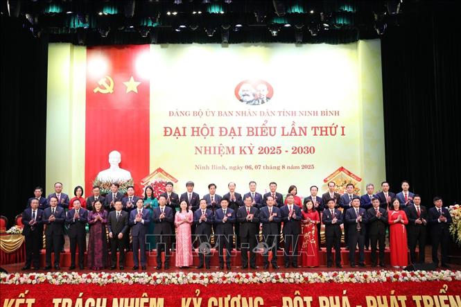 Ban Chấp hành Đảng bộ UNBD tỉnh nhiệm kỳ 2025 - 2030 ra mắt Đại hội. Ảnh: Đức Phương - TTXVN