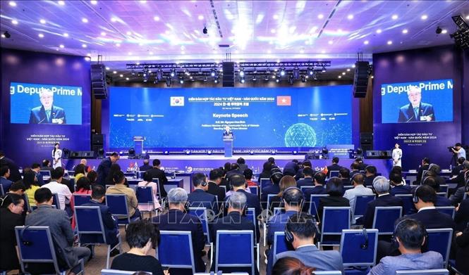 Phó Thủ tướng Thường trực Nguyễn Hòa Bình dự và phát biểu tại Diễn đàn hợp tác đầu tư Việt Nam - Hàn Quốc năm 2024. Ảnh: Tuấn Anh - TTXVN