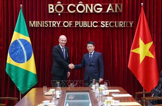 Đại tướng Lương Tam Quang, Bộ trưởng Bộ Công an hội đàm với Bộ trưởng, Chủ nhiệm Văn phòng An ninh thể chế Phủ Tổng thống Brazil Marcos Antonio Amaro dos Santos (Hà Nội, 28/3/2025). Ảnh: Phạm Kiên - TTXVN