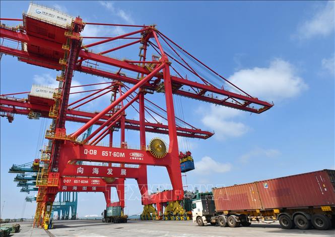 Quang cảnh cảng hàng hóa ở tỉnh Hà Bắc, Trung Quốc. Ảnh: THX/TTXVN