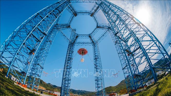 Thiết bị đổ bộ Mặt Trăng có người lái tại Trường thử nghiệm hạ cánh thiên thể ngoài Trái Đất ở huyện Hoài Lai, tỉnh Hà Bắc, Trung Quốc. Ảnh: THX/TTXVN