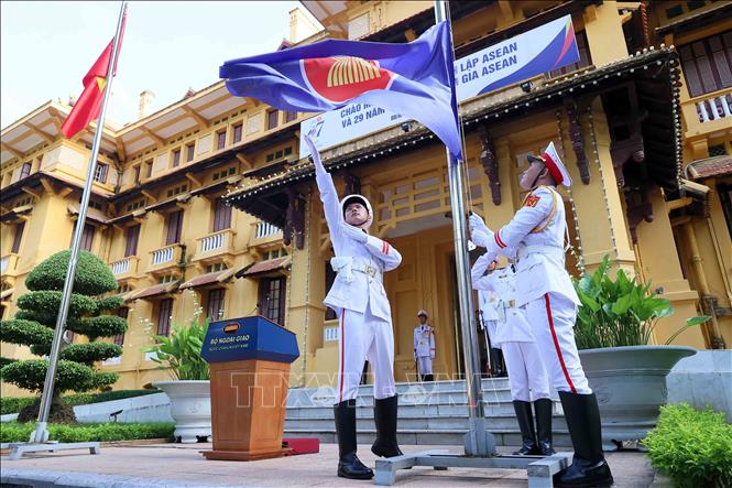 Lễ thượng cờ nhân kỷ niệm 57 năm Ngày thành lập Hiệp hội các Quốc gia Đông Nam Á (ASEAN) do Bộ Ngoại giao tổ chức (Hà Nội, 8/8/2024). Ảnh: An Đăng - TTXVN