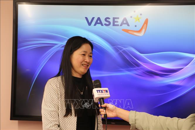Tiến sĩ Trần Hồng Vân, người sáng lập trường Việt ngữ VietSchool, một đơn vị đồng hành cùng dự án VietNEST. Ảnh: Lê Đạt - PV TTXVN tại Australia