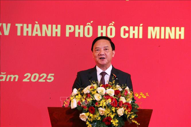 Ông Nguyễn Khắc Định, Phó Chủ tịch Quốc hội, phát biểu tại buổi Họp mặt. Ảnh: Xuân Khu-TTXVN
