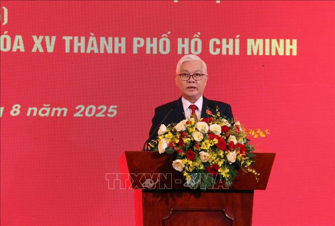 Ông Nguyễn Văn Lợi, Trưởng Đoàn đại biểu Quốc hội Thành phố Hồ Chí Minh khóa XV, ôn lại lịch sử hình thành, phát triển của Quốc hội. Ảnh: Xuân Khu-TTXVN