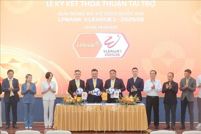 Lễ ký kết thoả thuận hợp tác. Ảnh: Minh Quyết - TTXVN