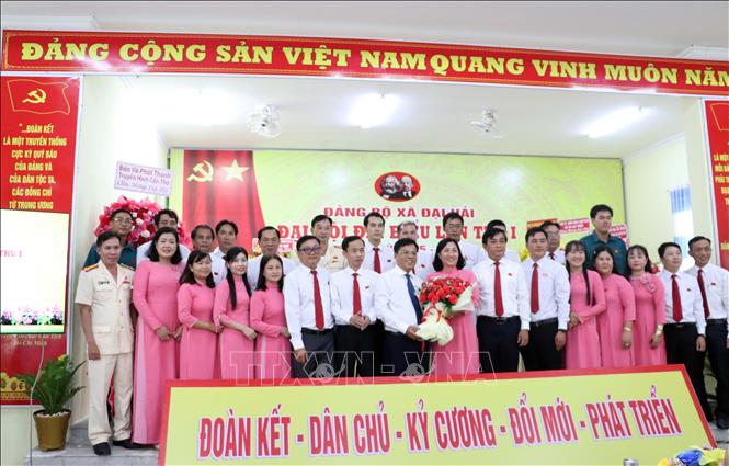 Ban Chấp hành Đảng bộ xã Đại Hải ra mắt Đại hội. Ảnh: Trung Hiếu-TTXVN