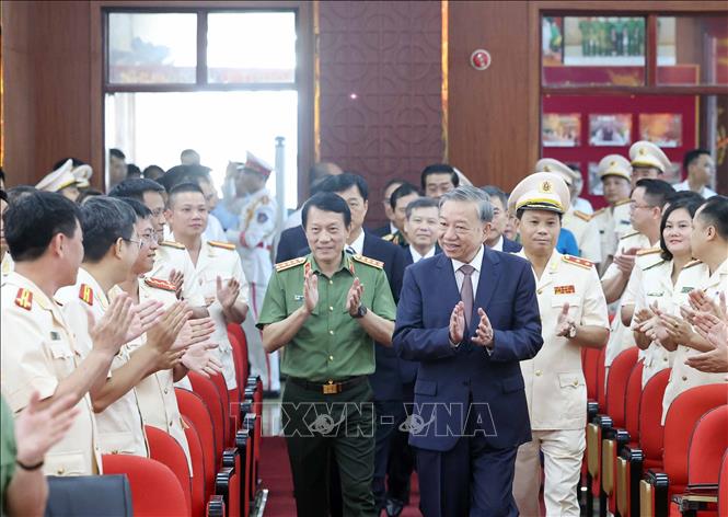 Tổng Bí thư Tô Lâm đến thăm và làm việc với Cục Cảnh sát hình sự, Bộ Công an. Ảnh: Thống Nhất - TTXVN