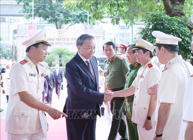 Tổng Bí thư Tô Lâm đến thăm và làm việc với Cục Cảnh sát hình sự, Bộ Công an. Ảnh: Thống Nhất - TTXVN
