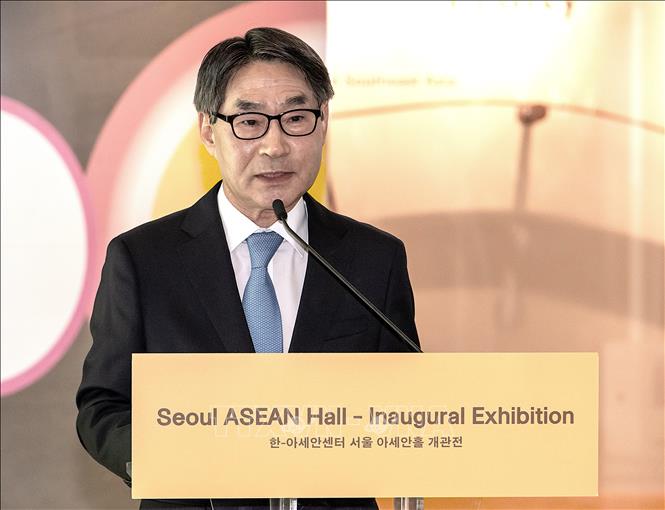 Tổng thư ký Trung tâm ASEAN - Hàn Quốc Kim Jae-shin phát biểu khai mạc. Ảnh: Khánh Vân - PV TTXVN tại Hàn Quốc