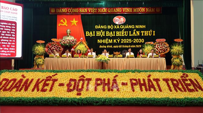 Đoàn Chủ tịch điều hành Đại hội. Ảnh: Nguyên Linh-TTXVN