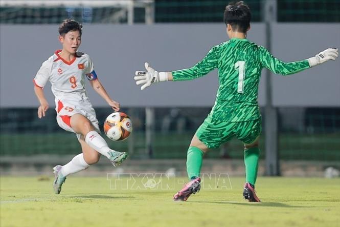 Đội trưởng Lưu Hoàng Vân thi đấu xuất sắc và góp 1 bàn thắng trong trận đấu. Ảnh: Minh Quyết - TTXVN