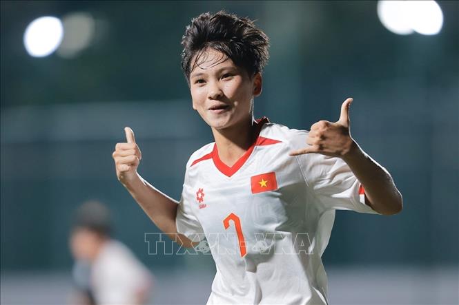 Cầu thủ Hoài Trinh (số 7) ghi bàn thắng thứ 2 cho U20 nữ Việt Nam. Ảnh: Minh Quyết - TTXVN
