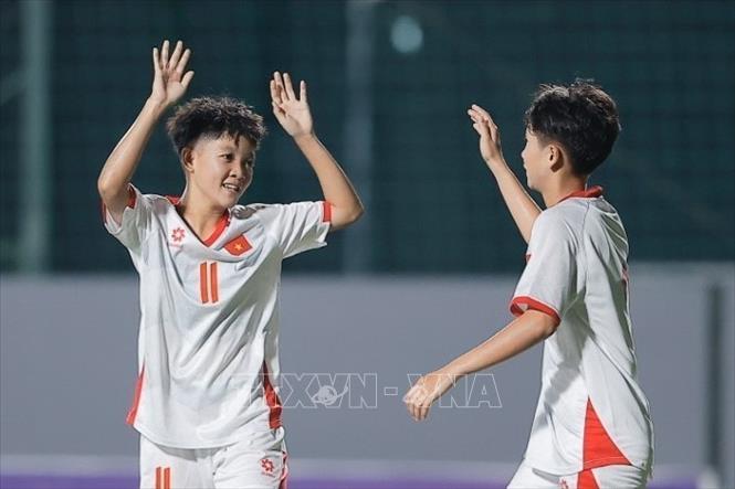 Hoài Trinh ghi bàn thắng mở tỷ số cho U20 nữ Việt Nam. Ảnh: Minh Quyết - TTXVN