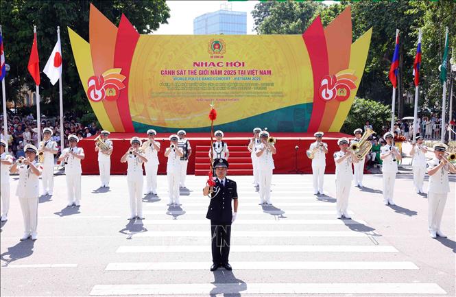 Đoàn nghi lễ Quân đội Nhân dân Việt Nam biểu diễn tại chương trình. Ảnh: Phạm Kiên - TTXVN
