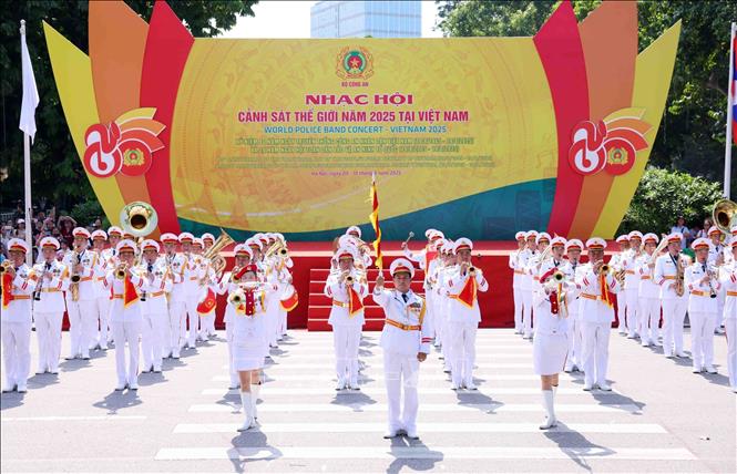 The Vietnamese People's Army ceremonial band performs at the event. Photo: Pham Kien – VNA
