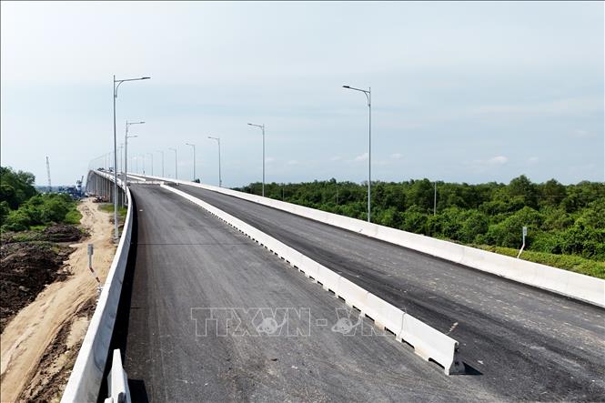 Đầu cầu Nhơn Trạch phía Thành phố Hồ Chí Minh. Ảnh: Hồng Đạt - TTXVN
