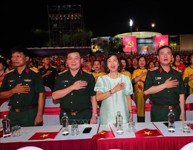 Các đại biểu dự chương trình tại điểm cầu Quảng trường Ba Đình (Hà Nội). Ảnh: Trọng Đức - TTXVN