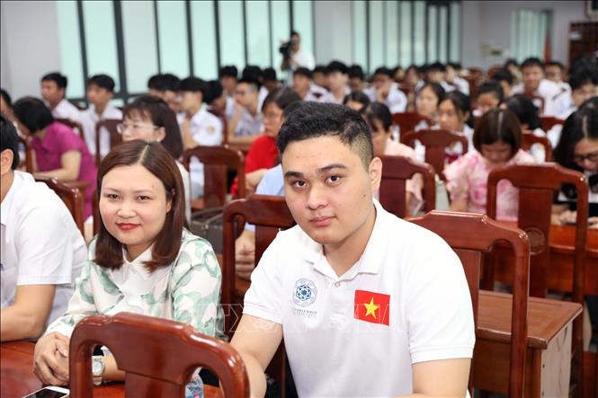 Em Đỗ Trung Kiên (phải). Ảnh: Đại Nghĩa -TTXVN