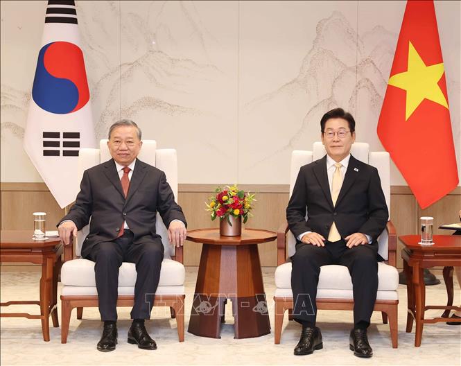 Tổng Bí thư Tô Lâm hội đàm hẹp với Tổng thống Hàn Quốc Lee Jae Myung. Ảnh: Thống Nhất - TTXVN