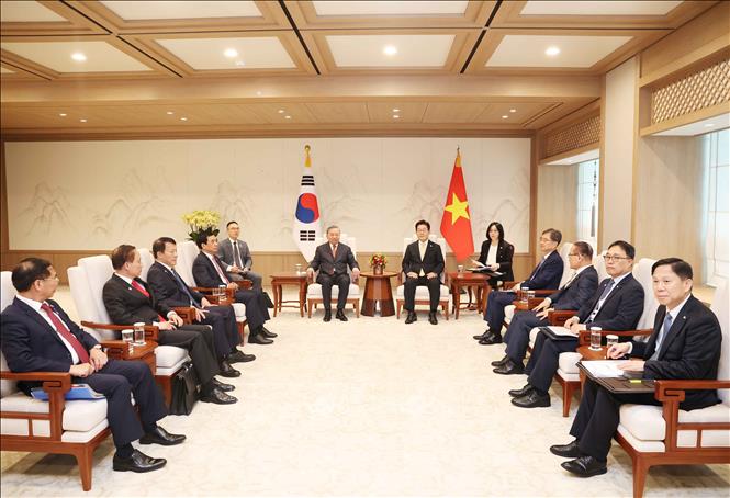 Tổng Bí thư Tô Lâm hội đàm hẹp với Tổng thống Hàn Quốc Lee Jae Myung. Ảnh: Thống Nhất - TTXVN