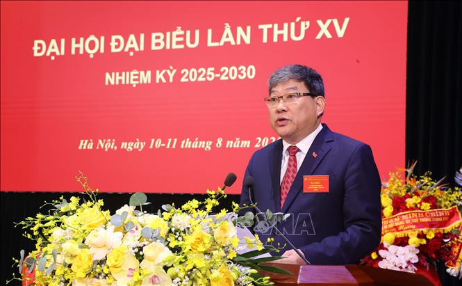 PGS,TS Nguyễn Duy Bắc, Phó Giám đốc Học viện Chính trị quốc gia Hồ Chí Minh trình bày báo cáo tại Đại hội. Ảnh: Văn Điệp – TTXVN