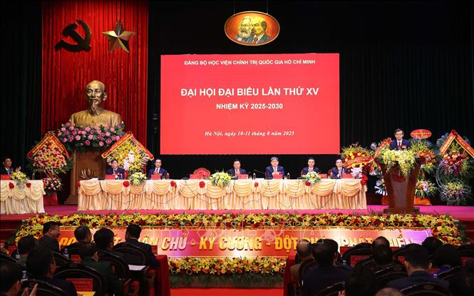 Đoàn Chủ tịch điều hành Đại hội. Ảnh: Văn Điệp – TTXVN