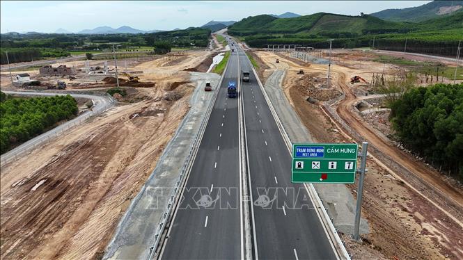 Trạm dừng nghỉ Xuân Khiêm tại Km534+310 cao tốc Hàm Nghi - Vũng Áng (xã Cẩm Hưng, tỉnh Hà Tĩnh) dự kiến đi vào hoạt động trước dịp 2/9. Ảnh: Hữu Quyết – TTXVN
